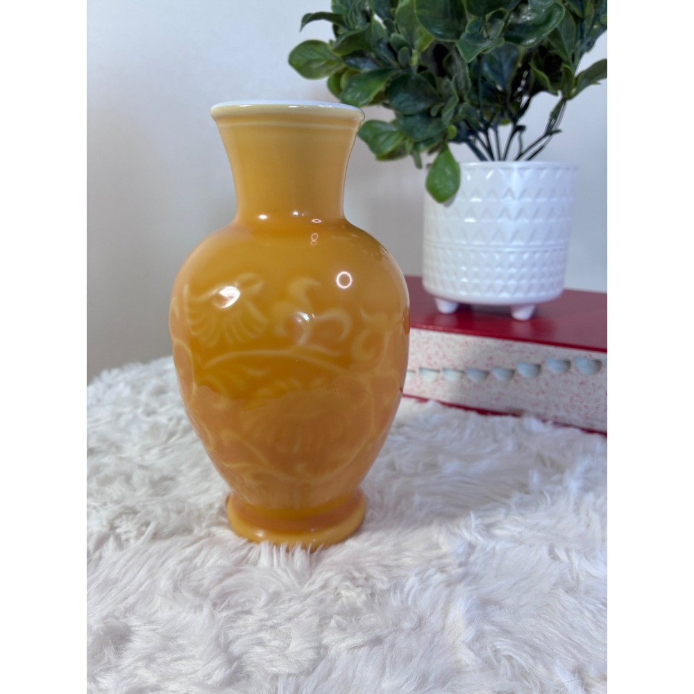 Vintage Avon Amber Slag Glass Vase Spring Bouquet Floral Embossed Milk Glass - Picture 2 of 6